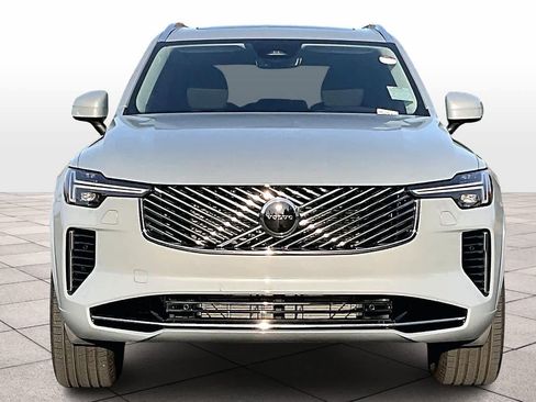 Used 2025 Volvo XC90 B6 Core w/ Protection Package Premier image 3