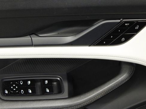 Certified 2021 Porsche Taycan image 30