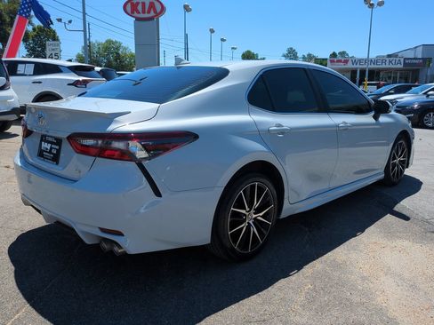 Used 2024 Toyota Camry SE FWD image 5