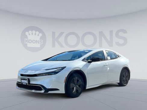 New 2026 Toyota Prius Plug-In Hybrid FWD image 1