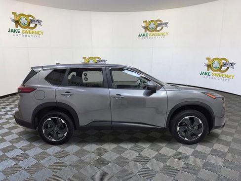 Used 2024 Nissan Rogue SV AWD/4WD image 11