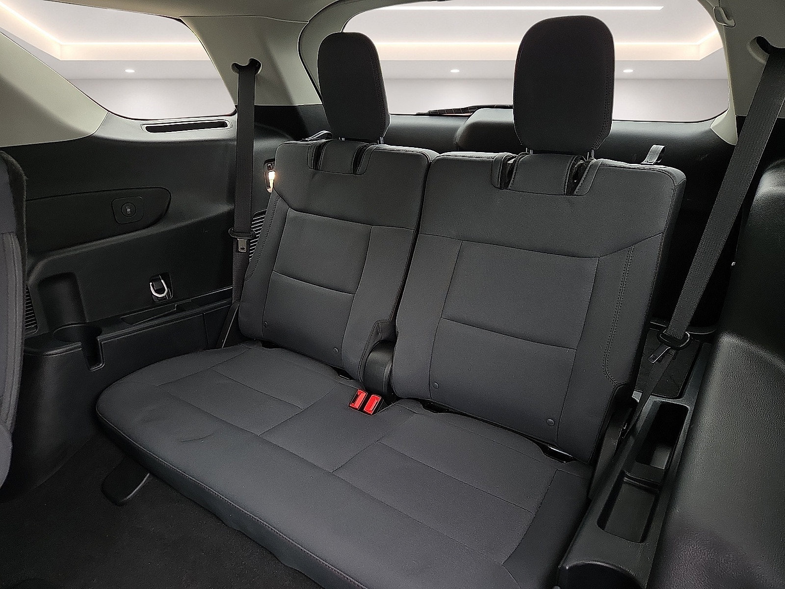 Used 2025 Ford Explorer Active RWD image 10