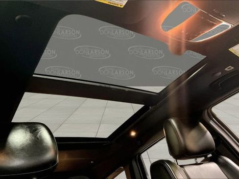 Used 2019 Jeep Grand Cherokee Limited w/ Luxury Group II image 17