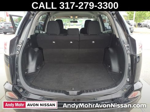 Used 2016 Toyota RAV4 LE FWD image 9