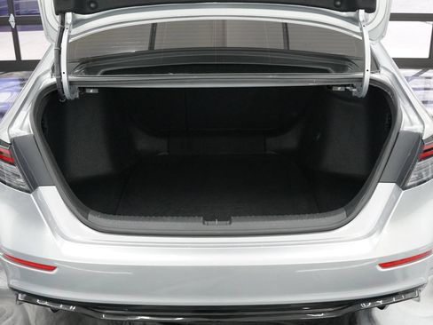 Used 2024 Honda Accord Sport image 9