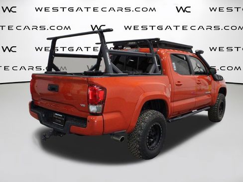 Used 2016 Toyota Tacoma TRD Sport image 36