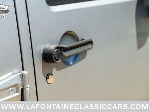 Used 2018 Jeep Wrangler Unlimited Sahara w/ Dual Top Group AWD/4WD image 27