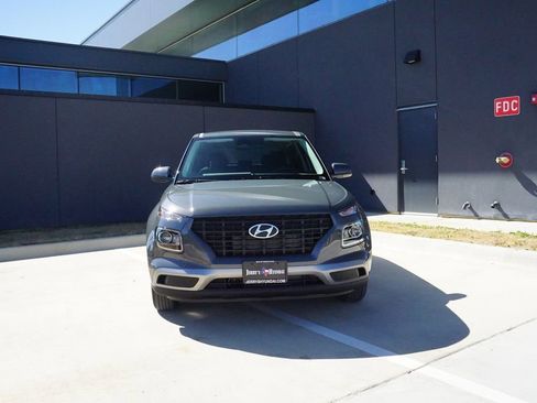 New 2026 Hyundai Venue SE image 2