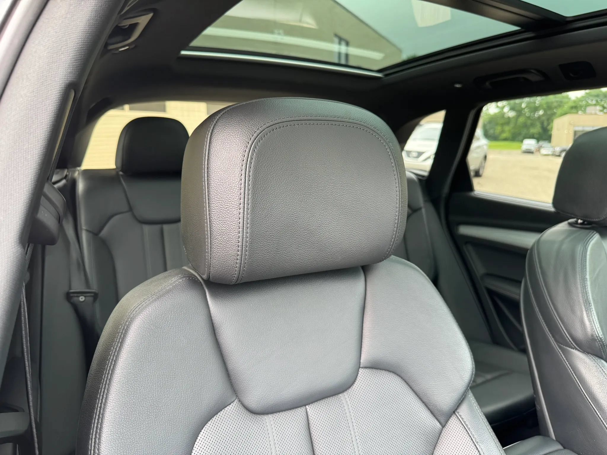 Used 2018 Audi SQ5 Premium Plus AWD/4WD image 31