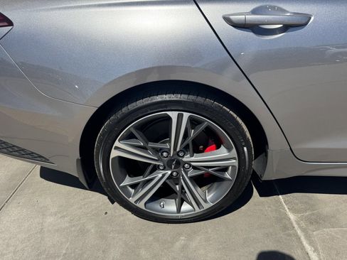 Used 2025 Genesis G70 2.5T w/ Sport Prestige Package image 15