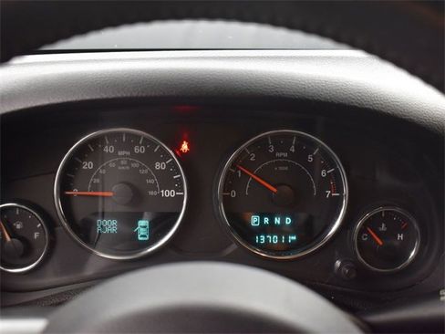 Used 2017 Jeep Wrangler Unlimited Sahara image 17