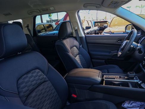 New 2025 Nissan Pathfinder SV image 21