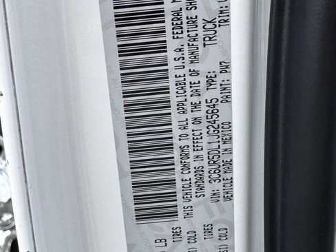 Used 2018 RAM 2500 SLT image 44