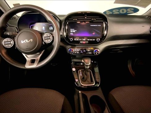 Certified 2024 Kia Soul S FWD image 15