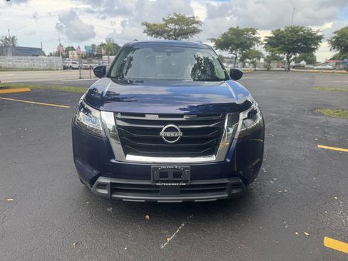 Used 2022 Nissan Pathfinder SV image 11