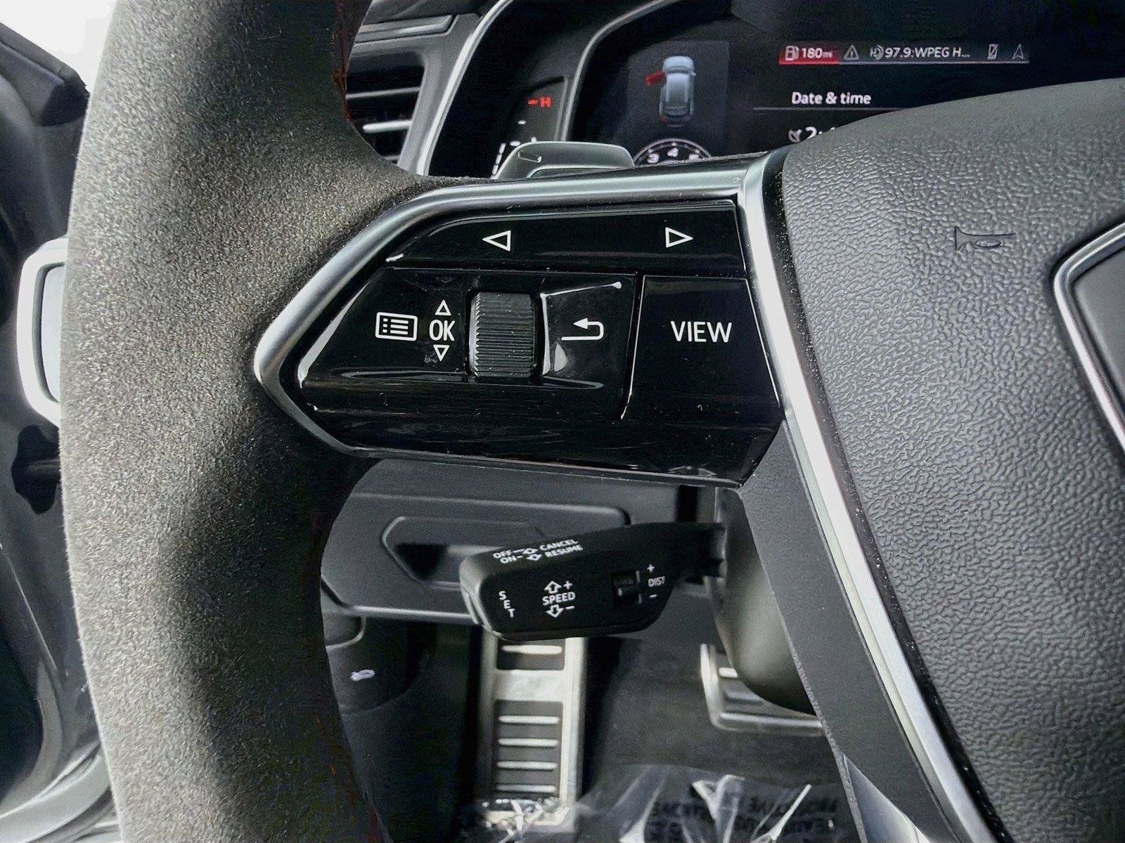 Used 2022 Audi RS 6 AWD/4WD image 12