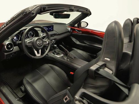 Used 2025 MAZDA MX-5 Miata Grand Touring RWD image 11