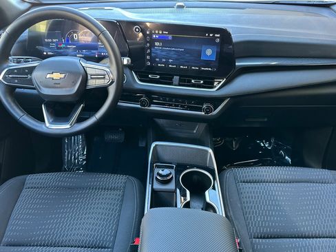 Used 2026 Chevrolet Equinox LT image 16