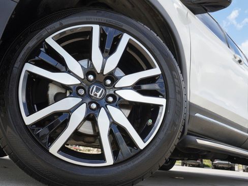 Used 2019 Honda Pilot Elite image 11