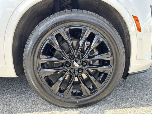 Used 2022 Cadillac XT6 Premium Luxury w/ Technology Package AWD/4WD image 32