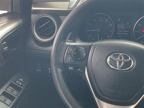 Certified 2018 Toyota RAV4 LE w/ Carpet Mat Package AWD/4WD image 29