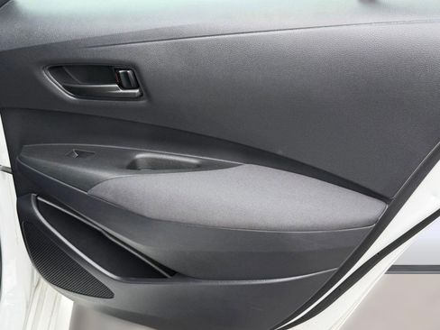 Used 2022 Toyota Corolla LE image 28