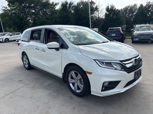 Used 2019 Honda Odyssey EX image 3