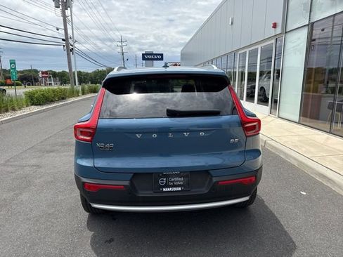Certified 2025 Volvo XC40 B5 Plus AWD/4WD image 4