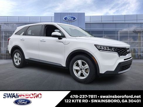 Used 2023 Kia Sorento LX image 1