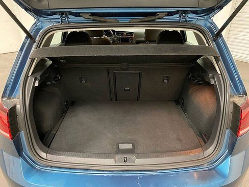 Used 2019 Volkswagen Golf SE image 13