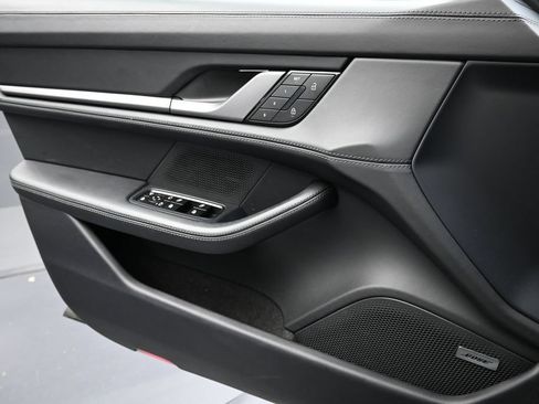 Certified 2025 Porsche Taycan AWD/4WD image 24