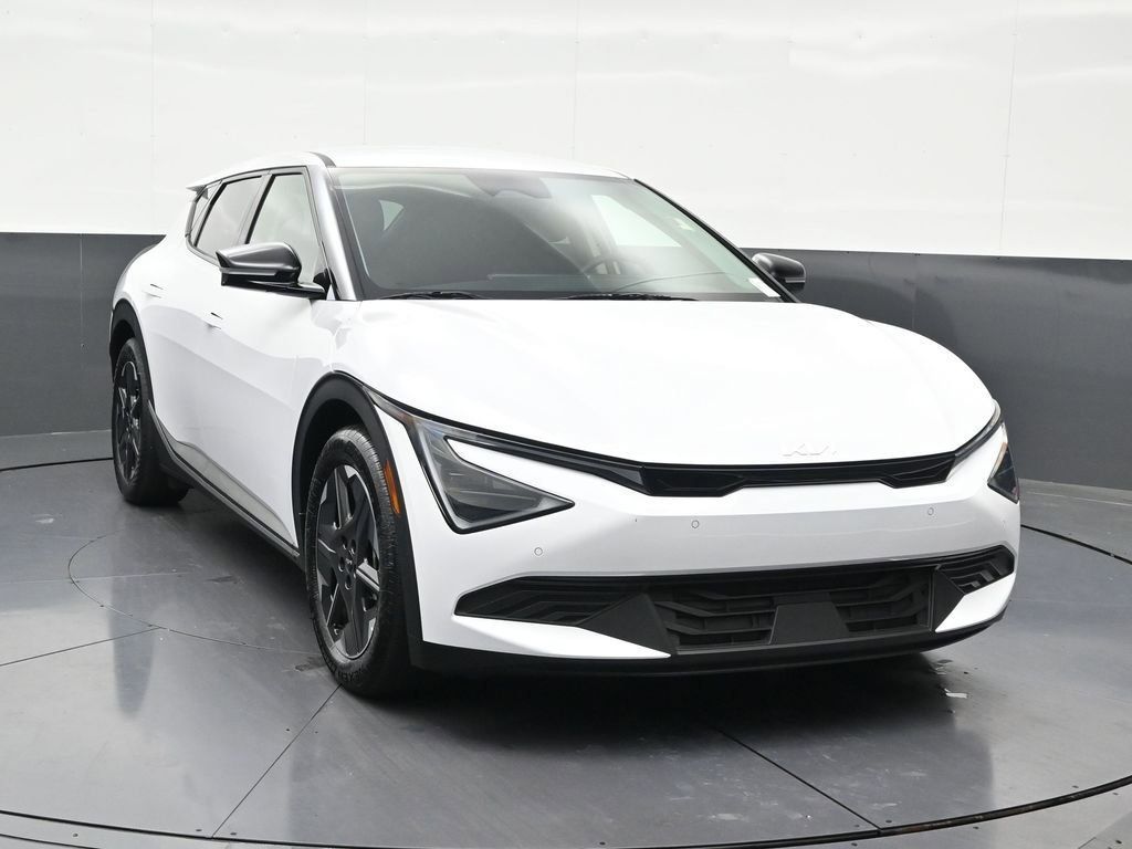Used 2025 Kia EV6 Light RWD image 8