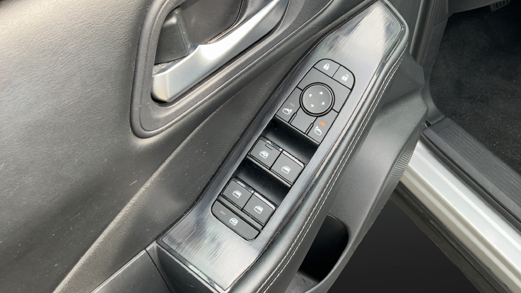 Used 2025 Nissan Rogue SV AWD/4WD image 30