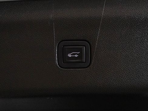 Used 2024 Buick Enclave Premium image 25