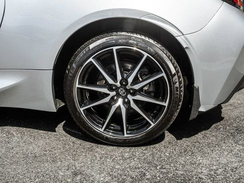 Used 2025 Toyota GR86 RWD image 27