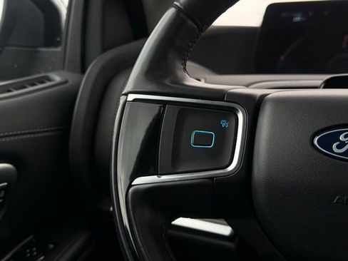 Used 2025 Ford Expedition Max Platinum image 11