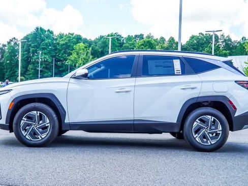 Certified 2025 Hyundai Tucson Blue AWD/4WD image 10