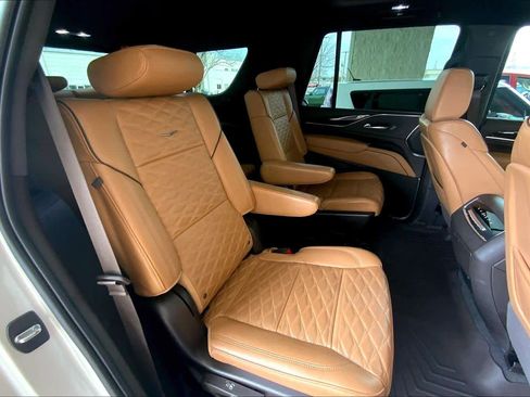 Used 2022 Cadillac Escalade Sport w/ Touring Package image 19