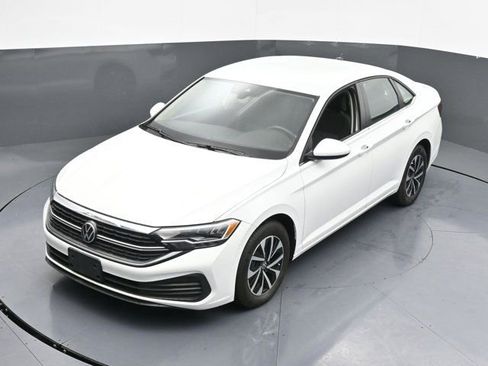 Used 2024 Volkswagen Jetta S image 34