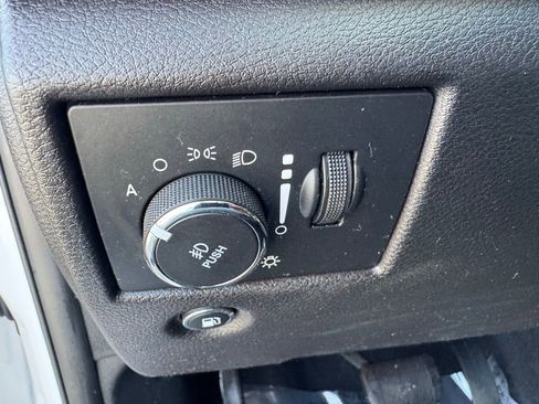 Used 2019 Jeep Grand Cherokee Altitude image 25