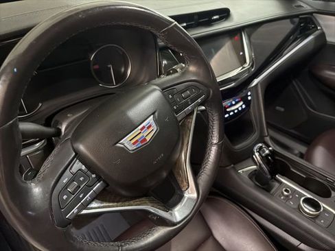 Used 2023 Cadillac XT6 Premium Luxury FWD image 11