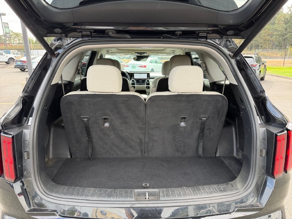 Used 2023 Kia Sorento SX Prestige w/ Panoramic Sunroof Package AWD/4WD image 22