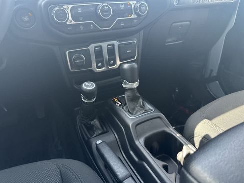 Certified 2023 Jeep Wrangler Sport AWD/4WD image 24