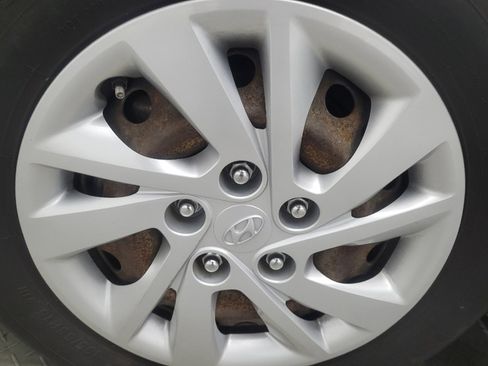 Used 2019 Hyundai Elantra SE w/ Cargo Package FWD image 31