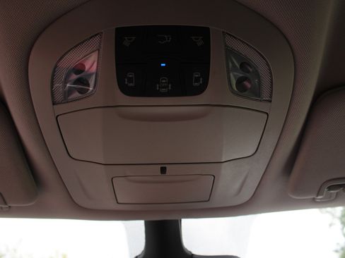 Used 2024 Chrysler Pacifica Select image 41