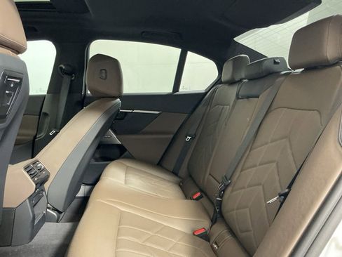 Certified 2025 BMW 530i w/ Premium Package RWD image 29