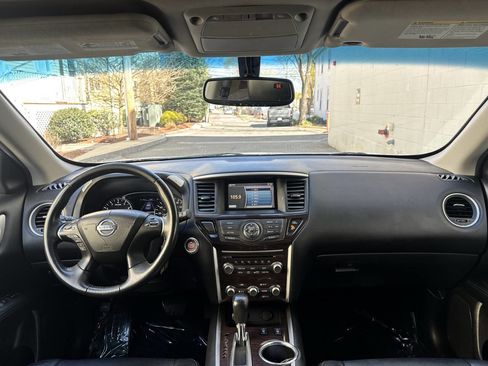 Used 2014 Nissan Pathfinder SL AWD/4WD image 28