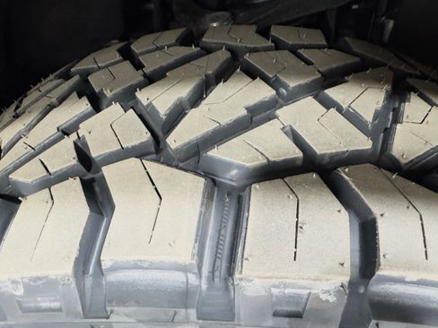 Used 2023 Ford F150 Lightning Platinum image 35