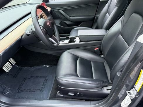 Used 2020 Tesla Model 3 Performance image 4