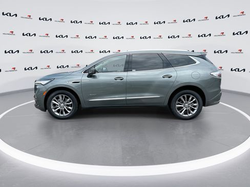 Used 2022 Buick Enclave Avenir w/ Avenir Technology Package AWD/4WD image 5